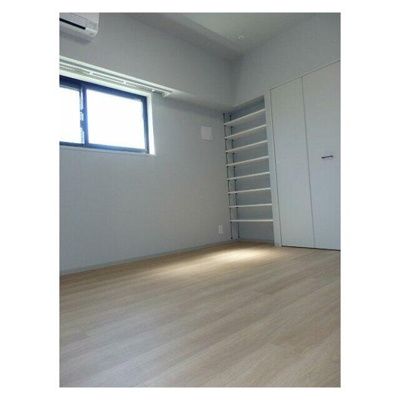 【寝室】 | ZOOM西新宿 | きれいなフローリング。