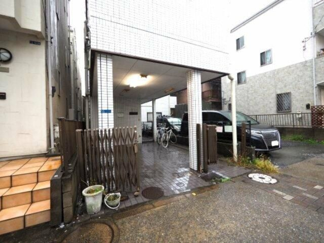 メゾン田中のエントランス