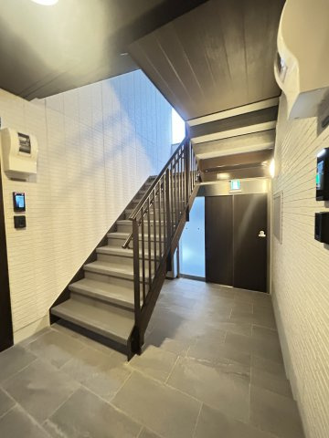 クラシスト南塚口のロビー|建物の内部です