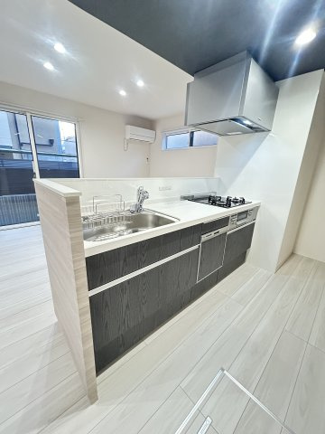 クラシスト南塚口のキッチン|コンパクトなキッチンで掃除もラクラク