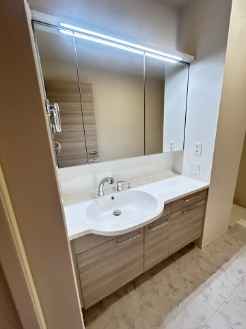 クラシスト南塚口の洗面所|忙しい朝には欠かせない洗面所です