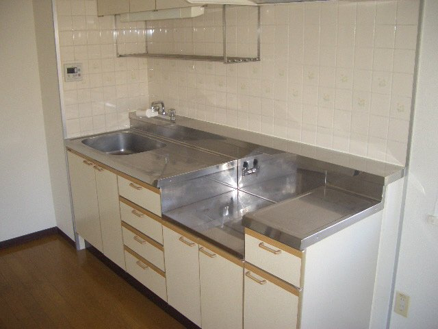 ビラシティ鈴木のキッチン|ガスコンロ設置可のキッチンです