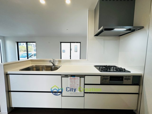 藤沢市藤が岡　新築戸建　B号棟のキッチン