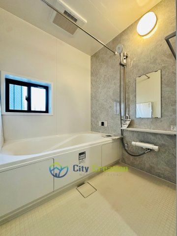 藤沢市藤が岡　新築戸建　B号棟の浴室