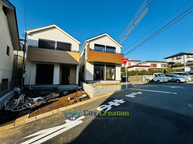 藤沢市藤が岡　新築戸建　B号棟の前面道路含む現地写真