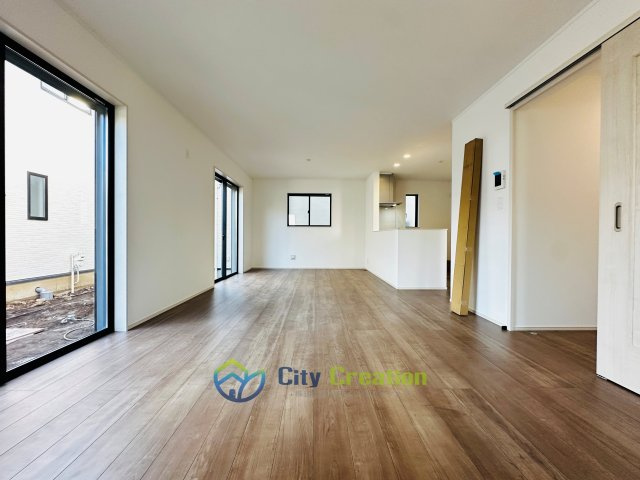 藤沢市藤が岡　新築戸建　B号棟の居間・リビング