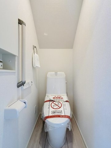 茅ヶ崎市代官町　新築戸建のトイレ