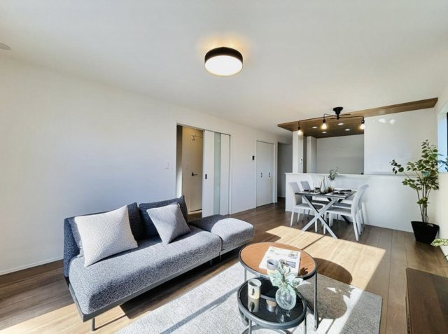 茅ヶ崎市代官町　新築戸建の居間・リビング