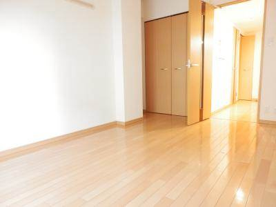 プレサンス京都四条烏丸クロスの洋室