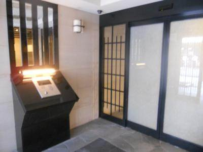 プレサンス京都四条烏丸クロスのエントランス|オートロック