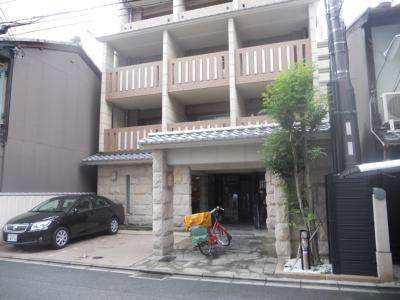 プレサンス京都四条烏丸クロスの駐車場