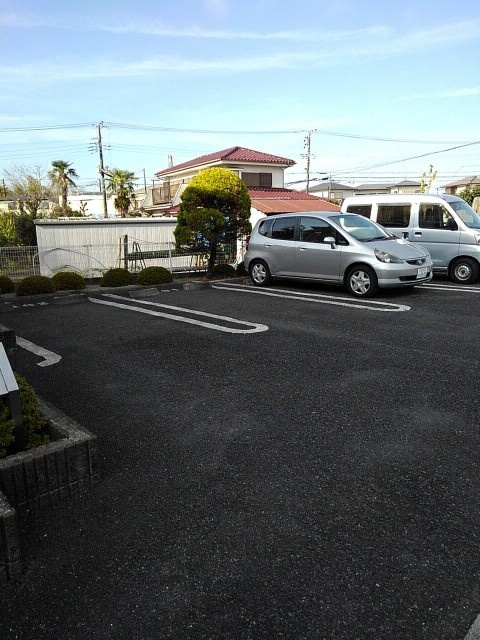 シャンリュエルの駐車場