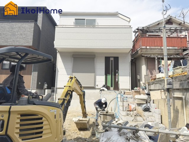 明石市荷山町　新築戸建の外観|もうすぐ完成！荷山町に珍しい新築建売の登場！駐車スペース2台！バイク・自転車も置けます！