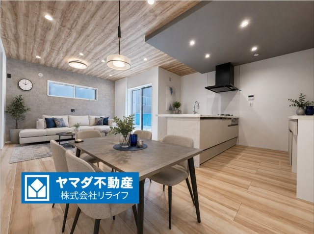 タマタウン　羽島市福寿町本郷（福寿小）　全4区画分譲の居間・リビング|最高級グレードの床材グラフィアート仕様。家族が増える事を考えて約20帖近くの広さにこだわっています
