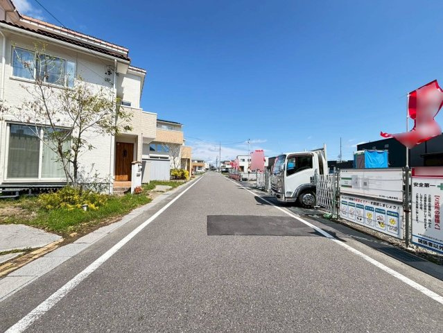 タマタウン　羽島市福寿町本郷（福寿小）　全4区画分譲の前面道路含む現地写真|「現地（2026年2月19日）撮影」
■前面道路　
■ヤマダ不動産　株式会社リライフ