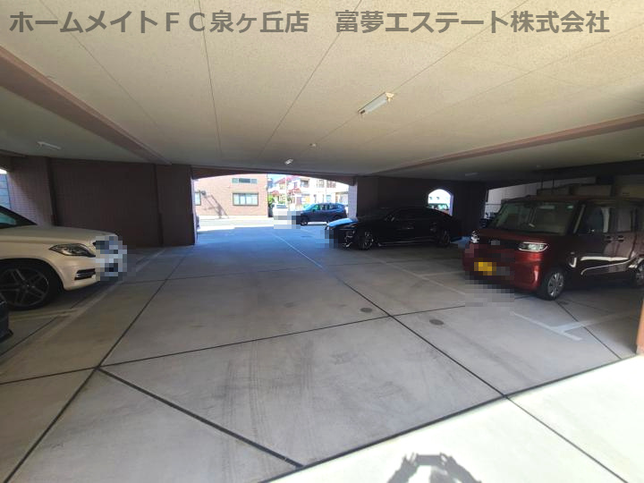 エスポワール深井の駐車場