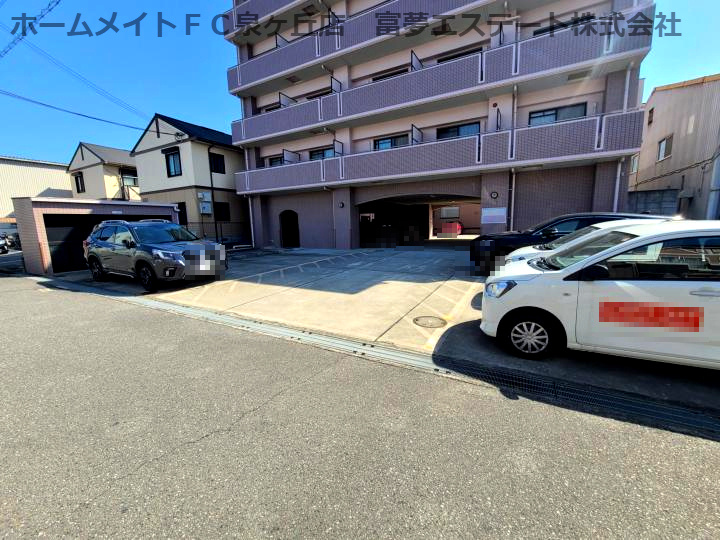 エスポワール深井の駐車場