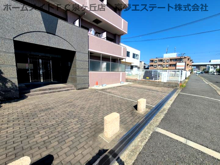 エスポワール深井の駐車場