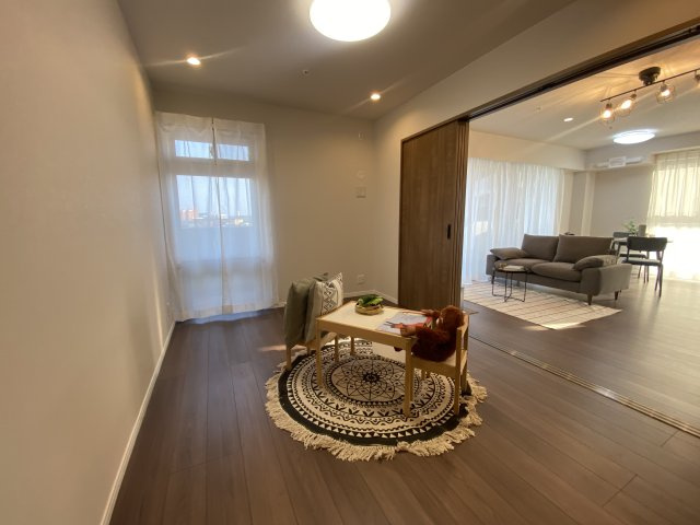 アイランドタワースカイクラブC棟の洋室