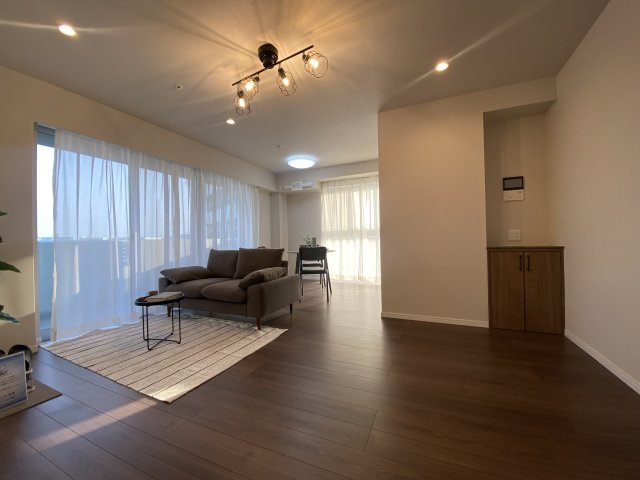 アイランドタワースカイクラブC棟の居間・リビング