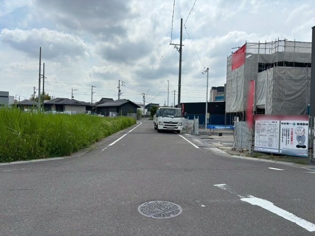 タマタウン　羽島市福寿町本郷（福寿小）　全4区画分譲の前面道路含む現地写真|「現地（2026年5月15日）撮影」　　
■前面道路　
■ヤマダ不動産　株式会社リライフ