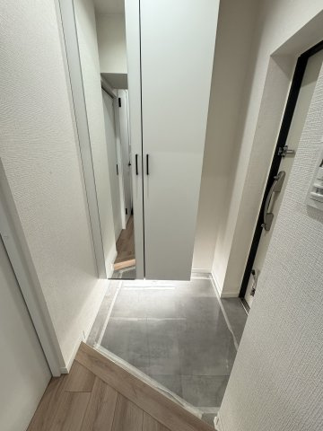 秀和高輪レジデンス　２Fの玄関