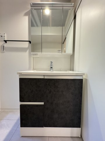 秀和高輪レジデンス　２Fの独立洗面台