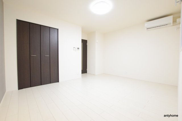 フジパレス垂水町 仲介手数料無料の居間・リビング