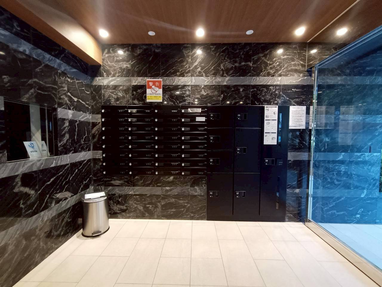 【エントランス】