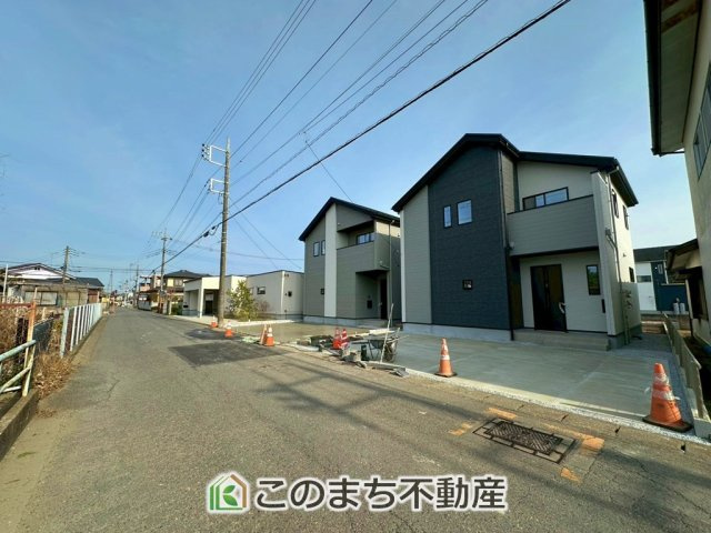 リガーレさくら市氏家11期　2号棟の前面道路含む現地写真