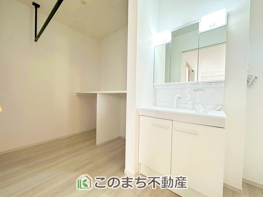 リガーレさくら市氏家11期　2号棟の独立洗面台