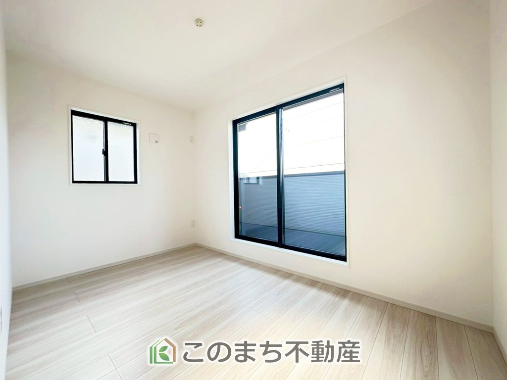 リガーレさくら市氏家11期　2号棟の洋室