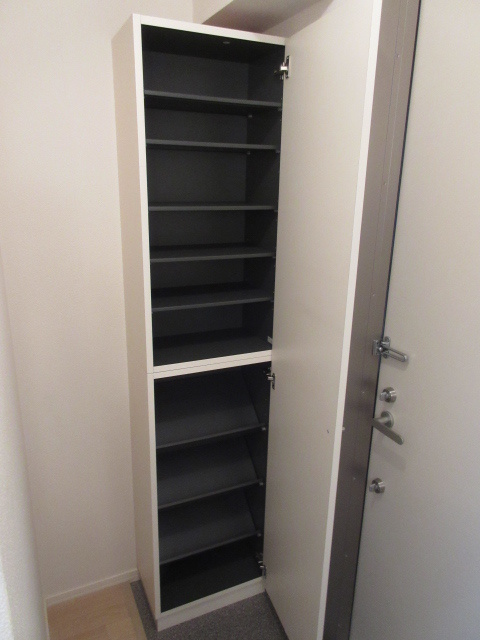 Ｔ．Ｍ　ＨＡＵＳの玄関|シューズボックス