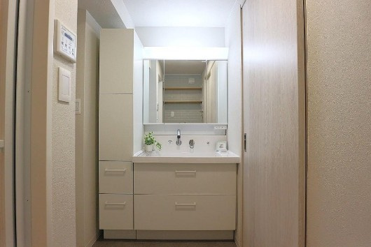 今津浜パークタウン16号棟の独立洗面台