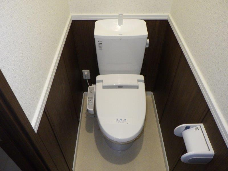 クレールのトイレ|清潔感のある落ち着いた空間。毎日使う場所だからこそ、快適さにこだわりました。