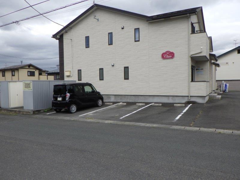 クレールの駐車場