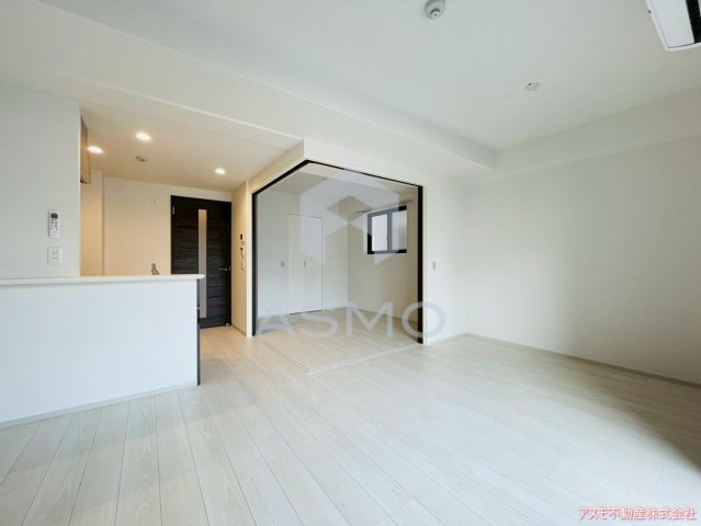 【居間・リビング】 | MAISON COULEUR UESHIO | 同マンション別部屋参考写真