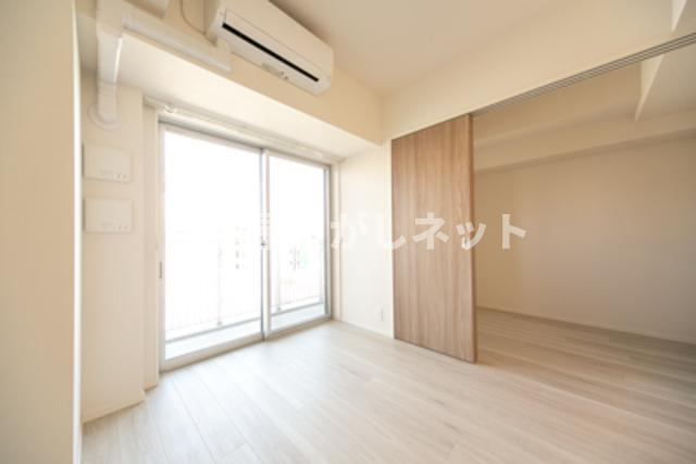 パークアクシス横浜阪東橋【おとり物件なし】#学生・社会人にオススメ！初期費用分割払いOK！の居間・リビング|※写真は同タイプ住戸です。