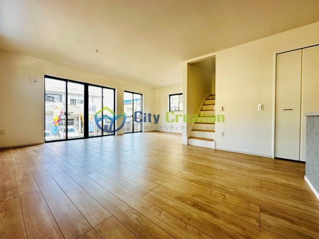 秦野市本町2丁目新築戸建て　1号棟の居間・リビング