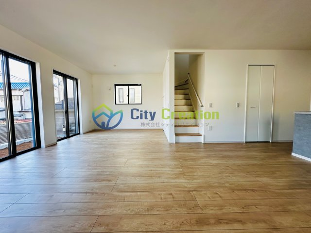 秦野市本町2丁目新築戸建て　1号棟の居間・リビング