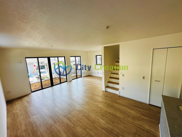 秦野市本町2丁目新築戸建て　1号棟の居間・リビング