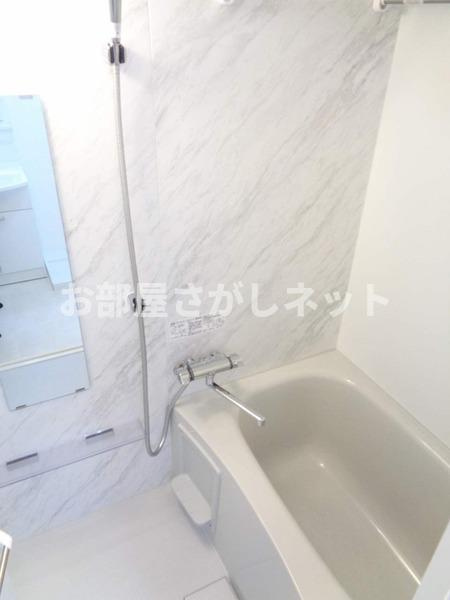 ラフィスタ横浜黄金町の浴室