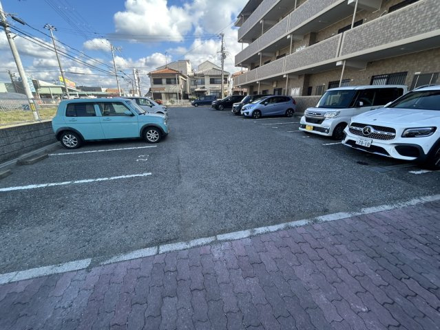 有瀬グランドハイツの駐車場