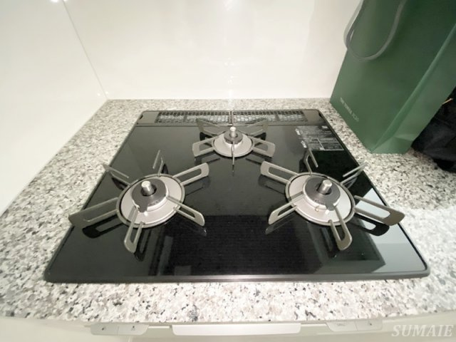 ザ・タワー十条のキッチン|3口コンロです☆