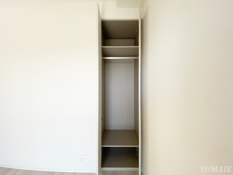 ザ・タワー十条の収納|5.2帖の洋室のクローゼットです☆