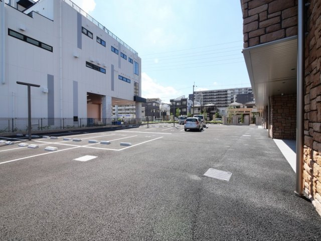 プレジオ三国EUROの駐車場