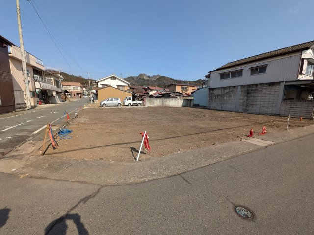 売土地　甘楽郡下仁田町の前面道路含む現地写真