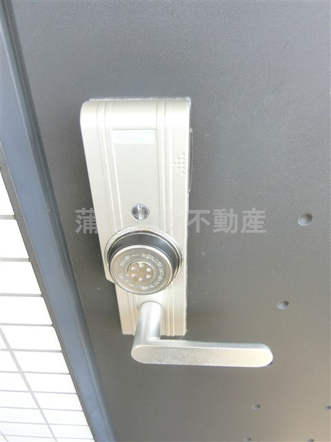 ステージグランデ大森町の玄関