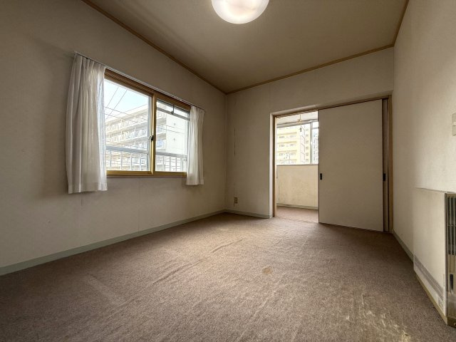 第二駅南ハイツの洋室