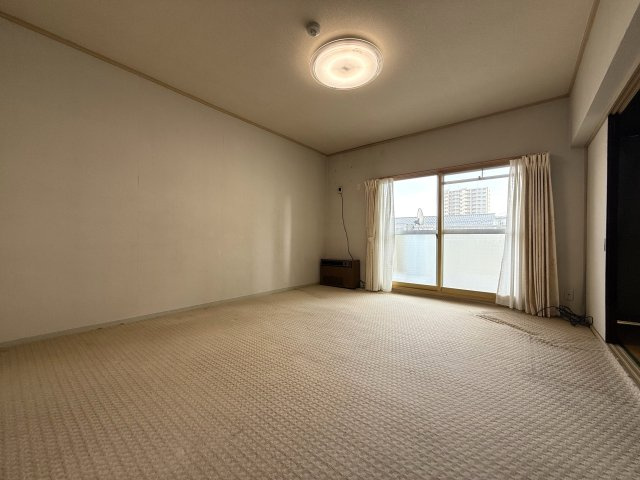 第二駅南ハイツの居間・リビング